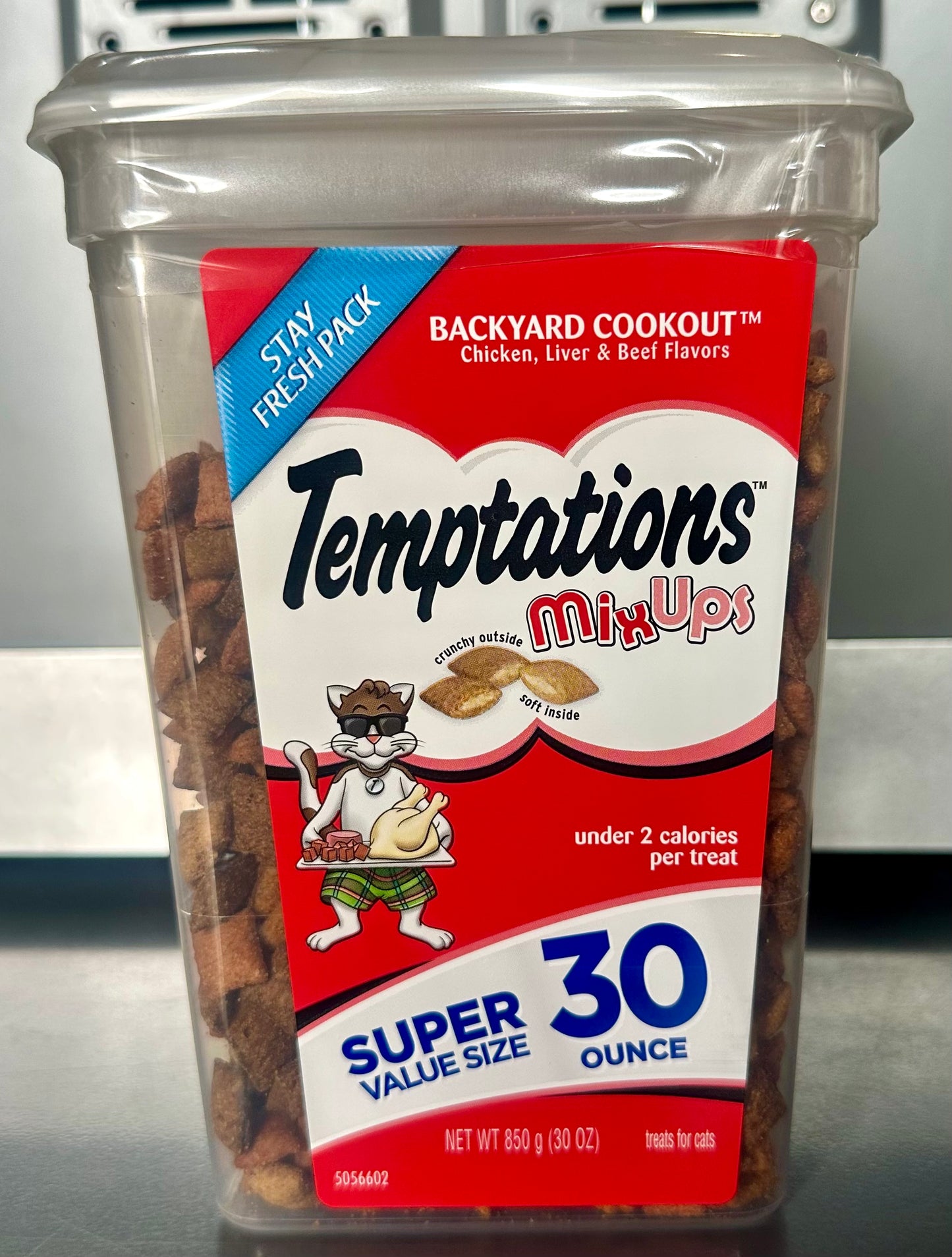 Temptations Cat Treats MixUps Backyard Cookout Flavor Crunchy, Soft Cat Treats, 30 oz. Tub