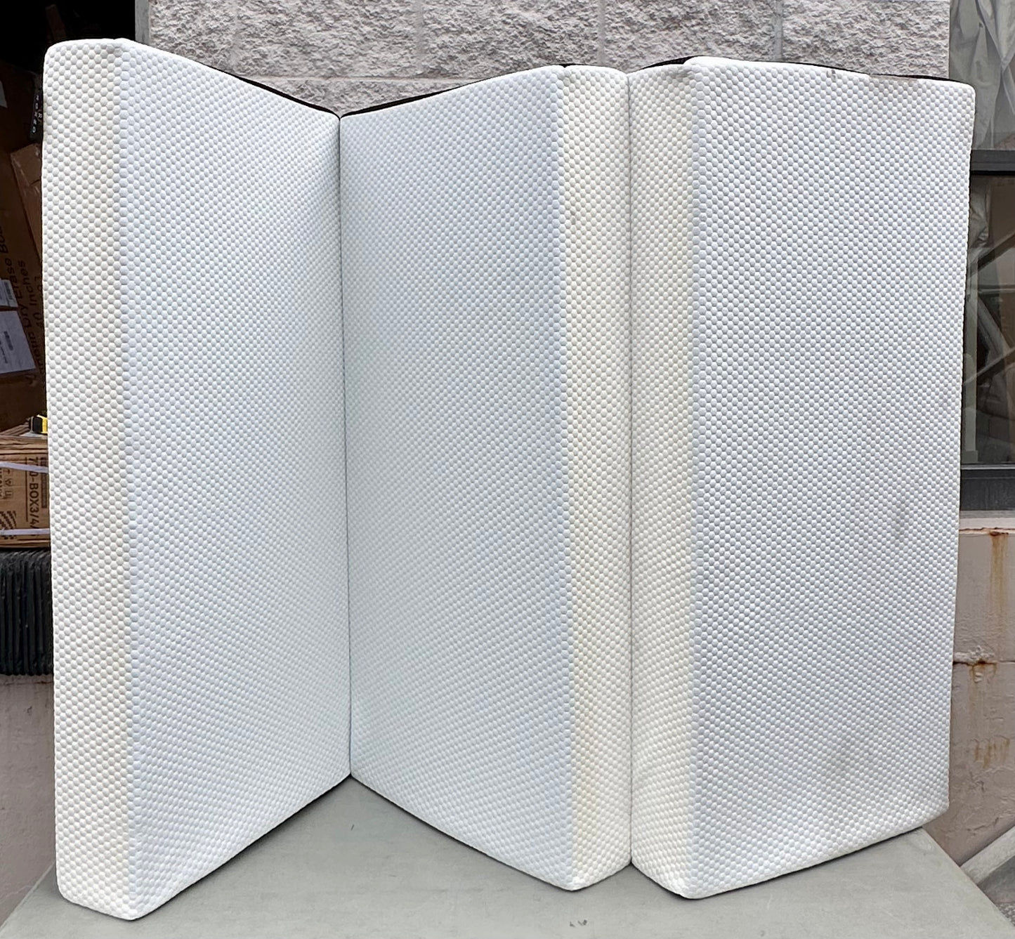 Full Size Tri-fold Mattress/ Mattress Topper, 6 Inch Memory Foam, Soft, Portable, Floor Guest Bed, 73x52x6 inches (B1047)