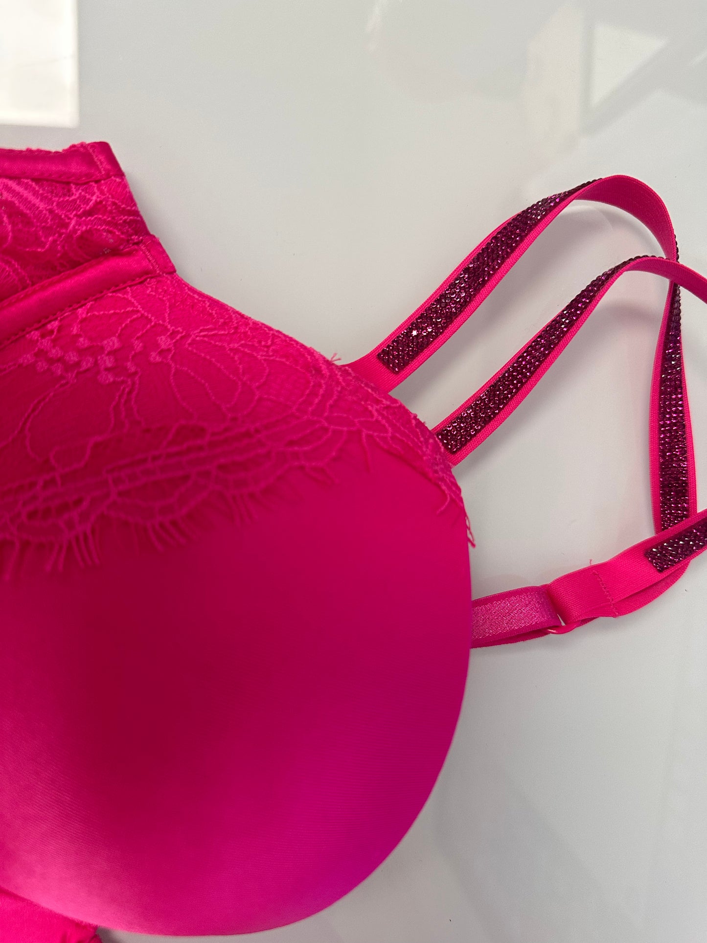Victoria’s Secrets Bra Size 34D