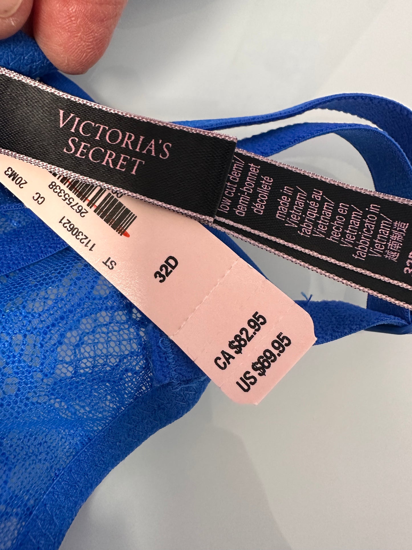 Victoria’s Secrets Bra Size 32D