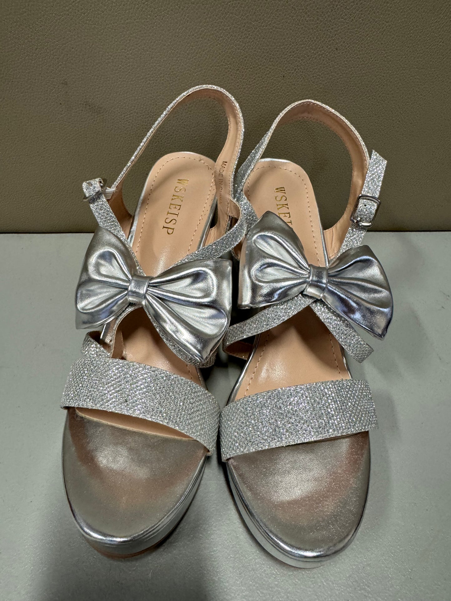 Women’s Bow Platform Heels with Strap, Size 7.5