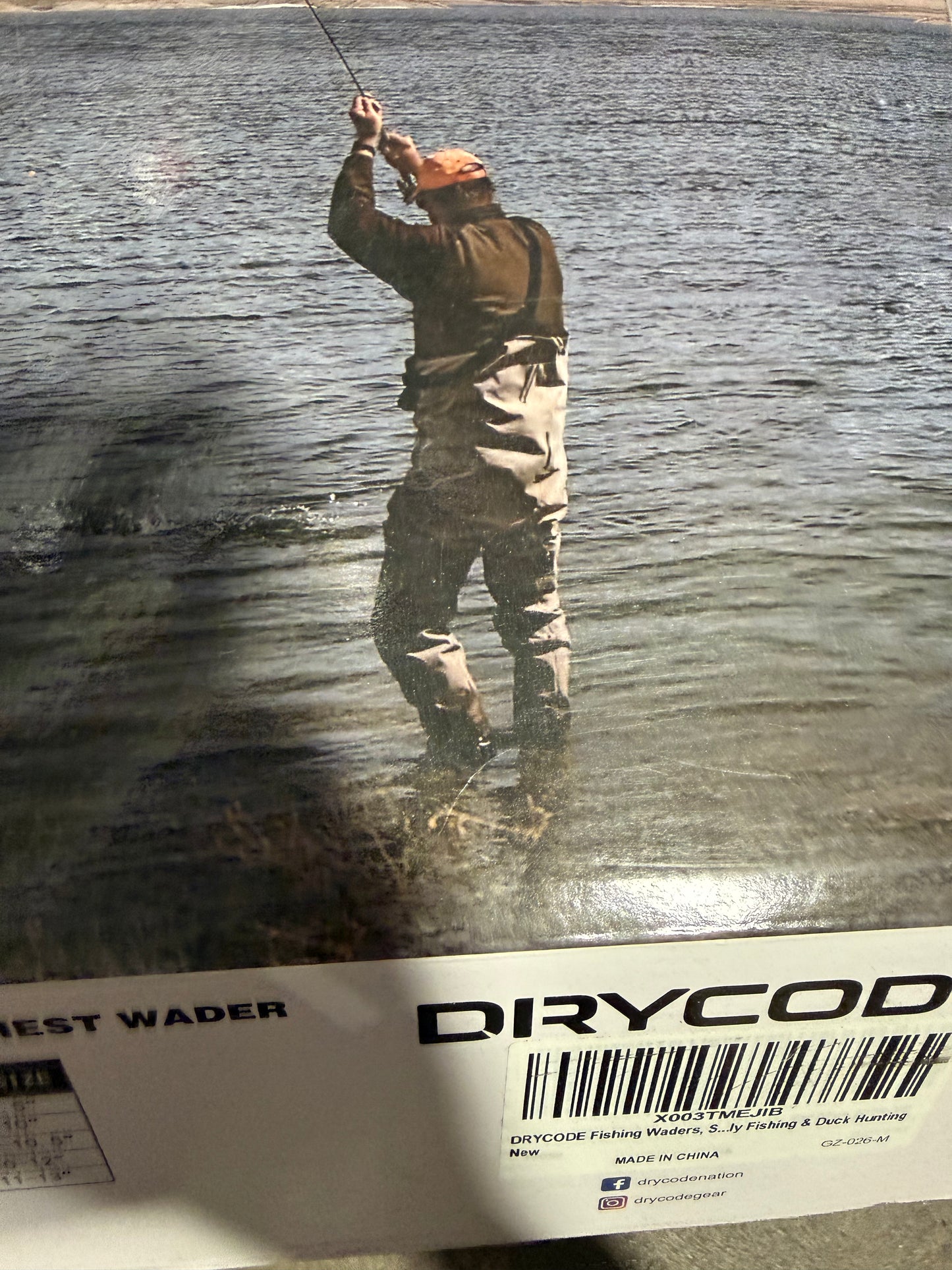 Drycode Fishing Waders Size Medium, 8-10" foot Size