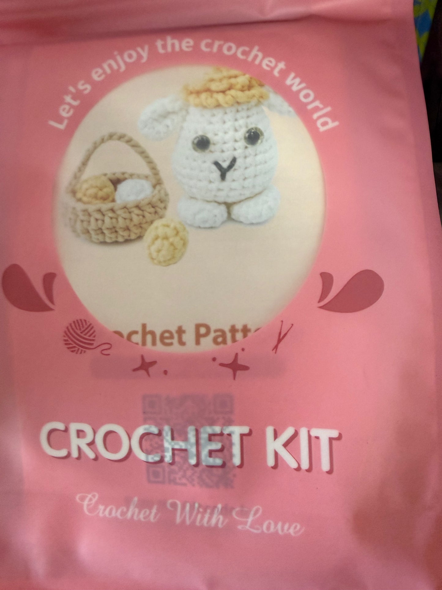 Crochet Kit for Beginners Adults & Kids, Amigurumi Learn to Crochet Starter Kit with 4K Step-by-Step Video Tutorials, Includes Pre-Started Yarn, Crochet Hooks & Accessories
