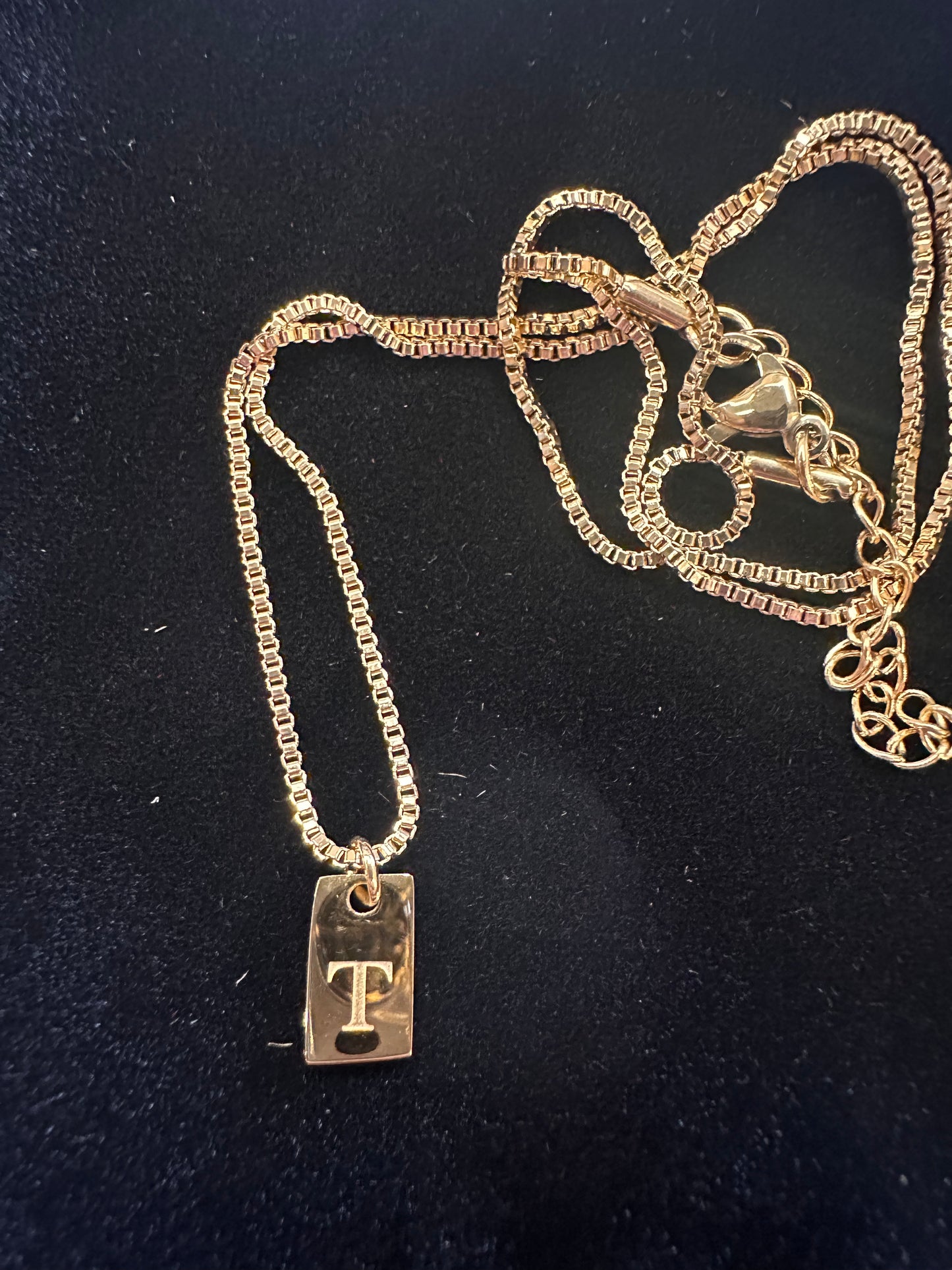WINFY Women's Personalized Nameplate Pendant Necklace, 14K Gold Plated Letter, Stainless Steel Box Chain, 19 inches, Classic, Alphabet, Special Occasions, Fashion Jewelry