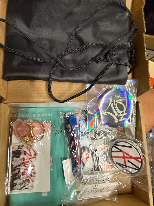 Stray Kids Gifts Set, Including Drawstring Bag Backpack