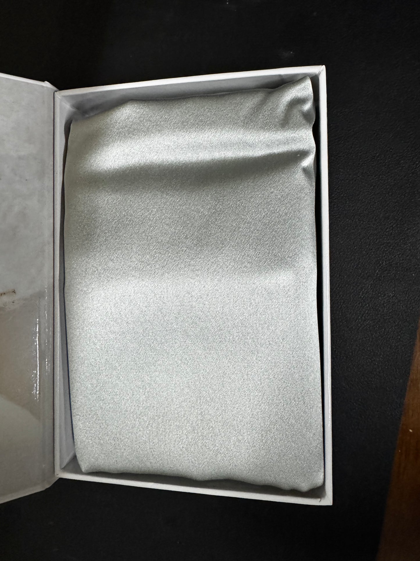 100% Pure Mulberry Silk Pillowcase with Zipper - Luxurious 30 Momme Highest Density, Tightest Weave of Thick Strands, Soft & Plush. Naturally Hydrates Skin, Protects Hair, Improves Sleep (Size 34in x 20in)