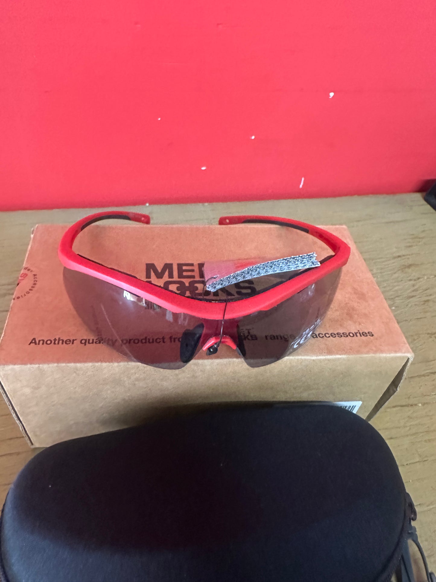 MEETLOCKS SP-S1601R TR90 Sports Sunglasses Red – New in Box with Hard Case