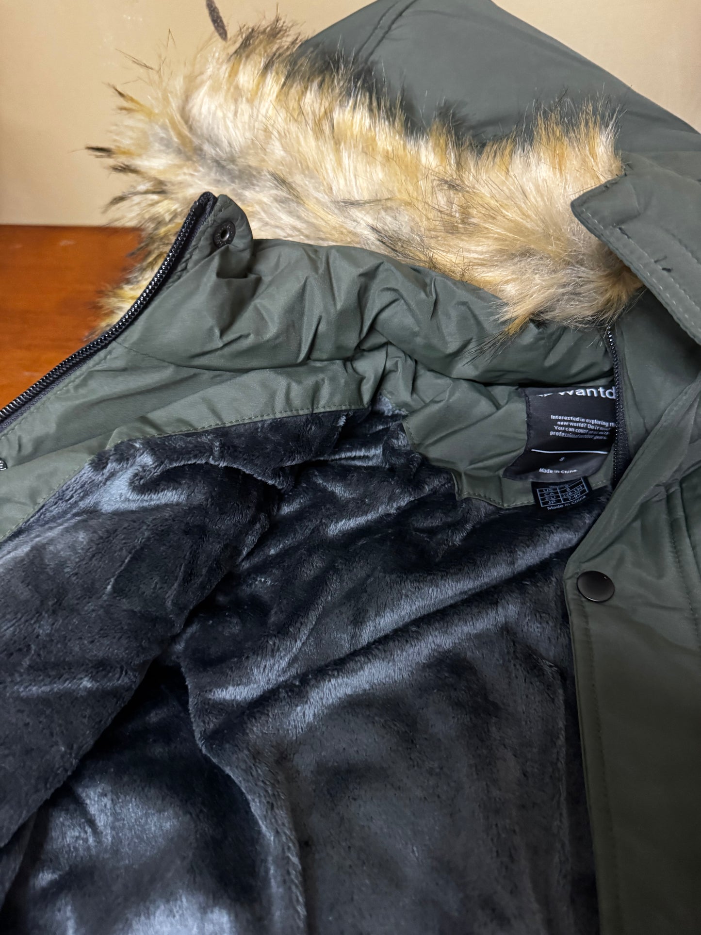 Wantdo Green Hooded Winter Coat, Fleece Lined, 4 Pockets, Faux Fur Hood Puffer Coat (Size 8)