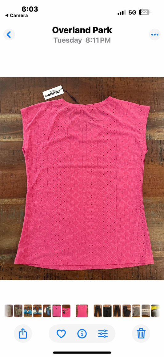 Women’s Short Sleeve Casual V-Neck Shirt (Size S)