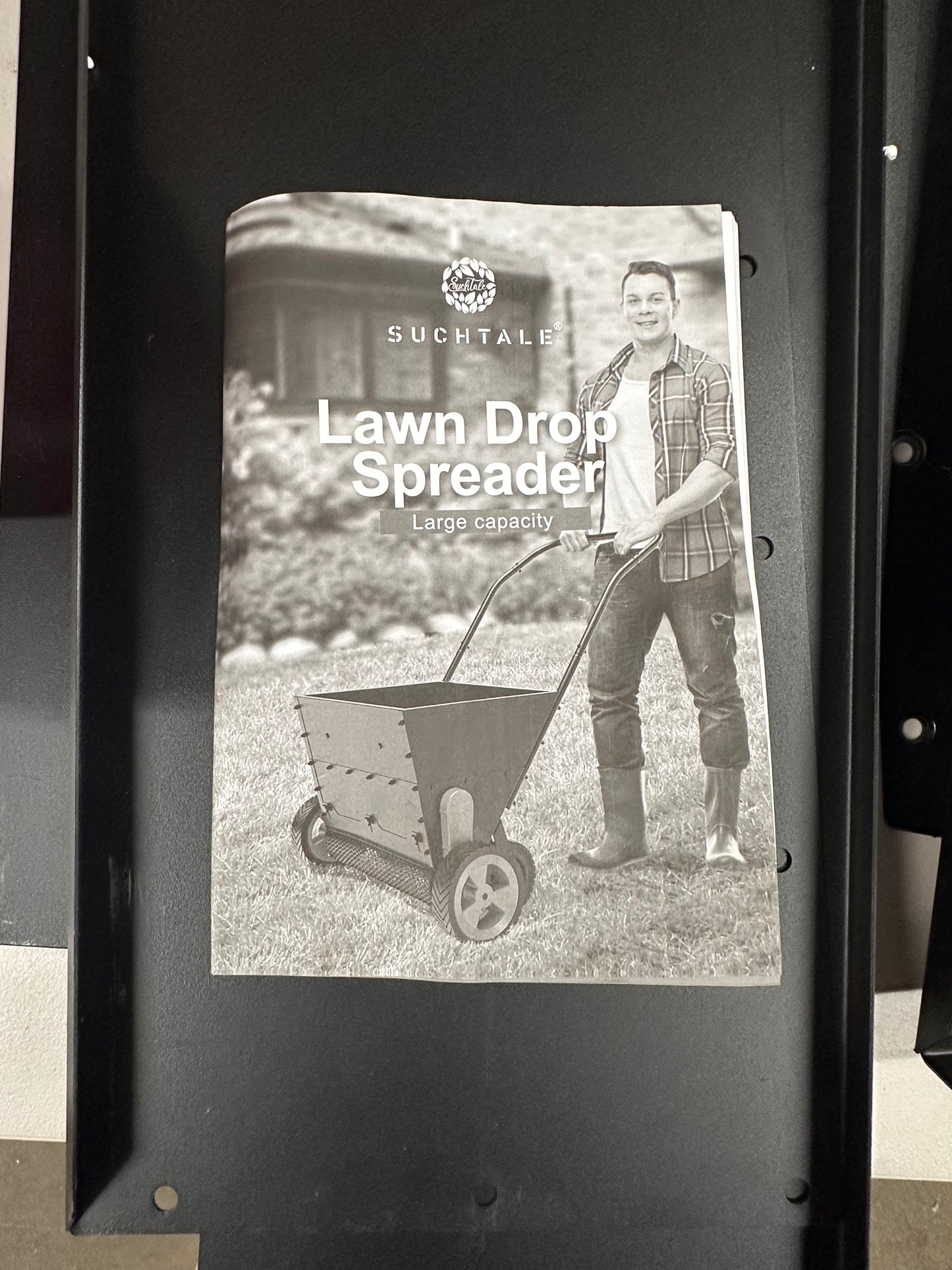 Push Lawn Spreader for Compost & Peat Moss, Organic Fertilizer , Applicator with Rotating Blades, Adjustable Rate, Metal Mesh Basket, Topdresser (G987)