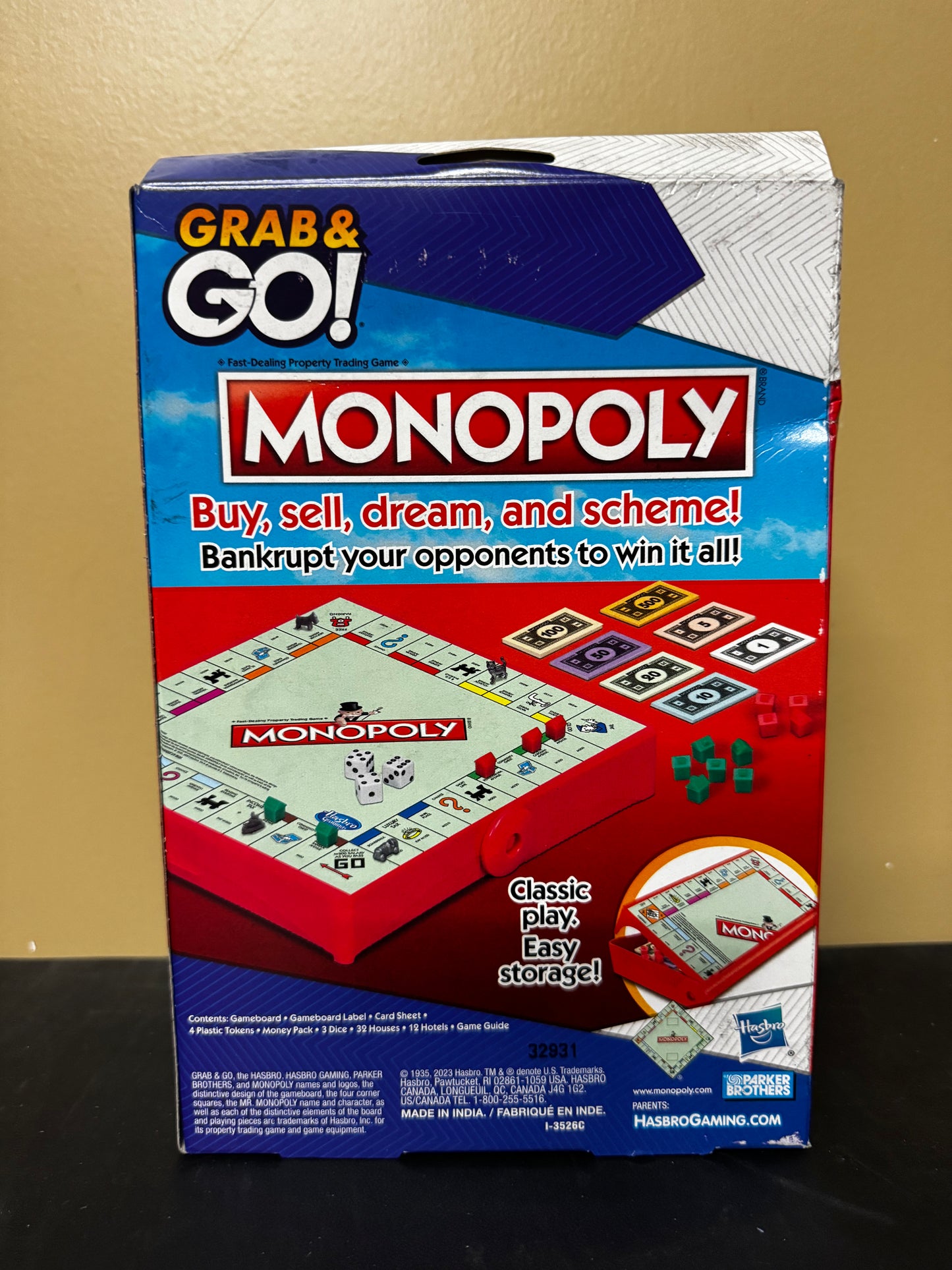Monopoly Grab & Go - (Damaged Packaging)