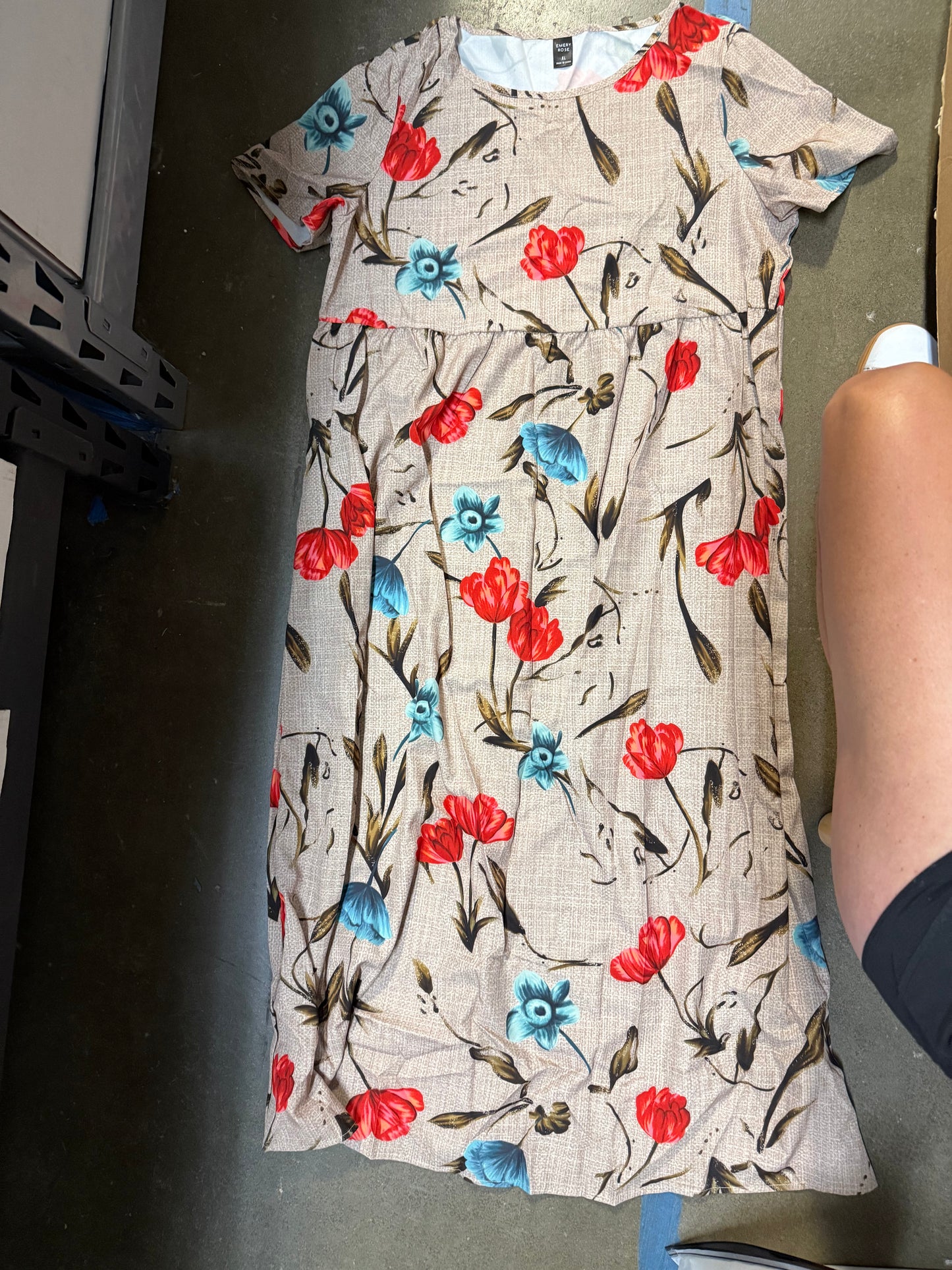 Women’s Maxi Dress with Short Sleeves (Size XL)