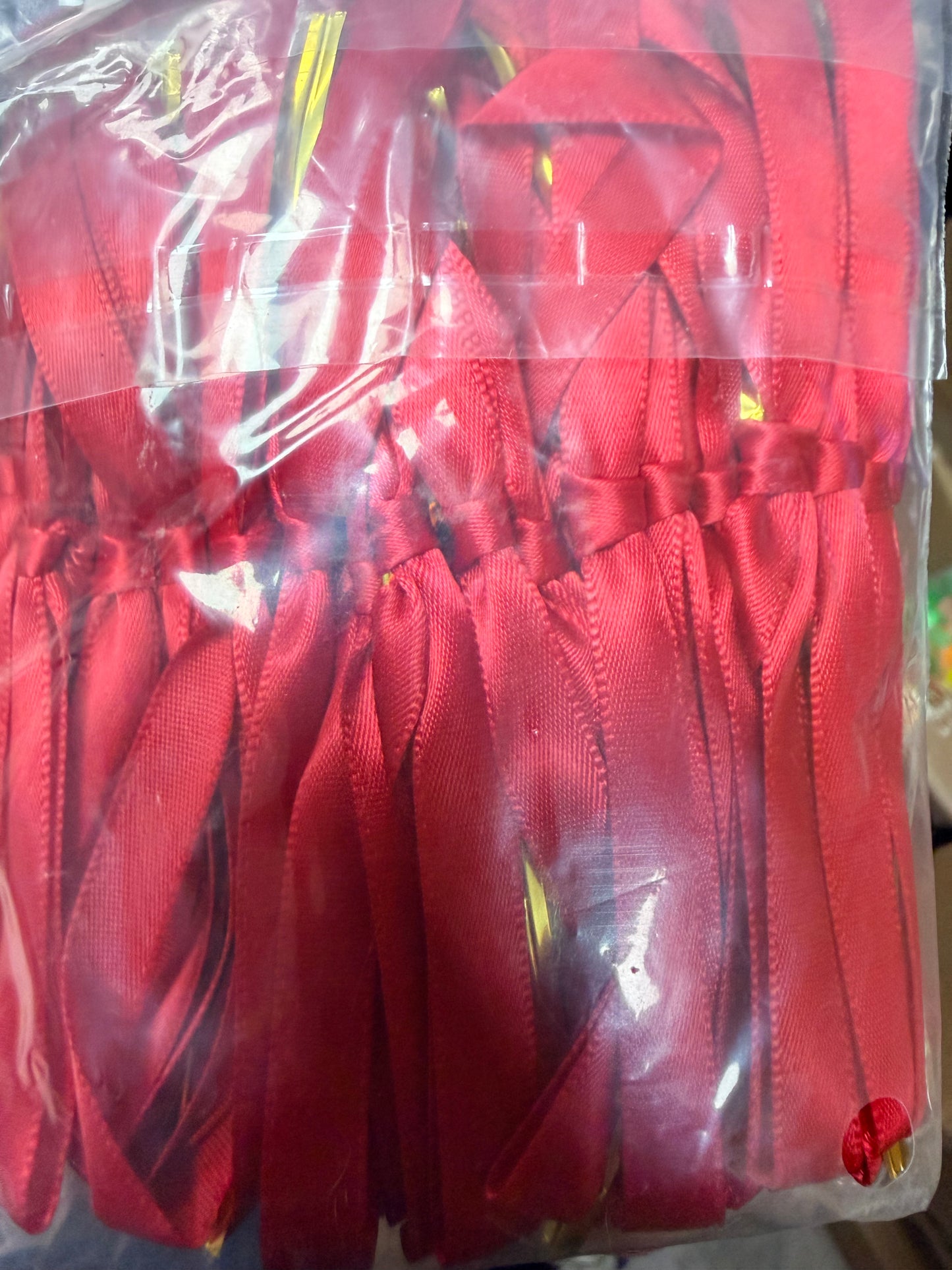 Meseey 30 Pcs Burgundy Satin Bows with Twist Tie 5 x 7 Inch Pretied Premade Wine Red Ribbon Bows for Tree Wreath Garland Home Decor Indoor Outdoor Decorations