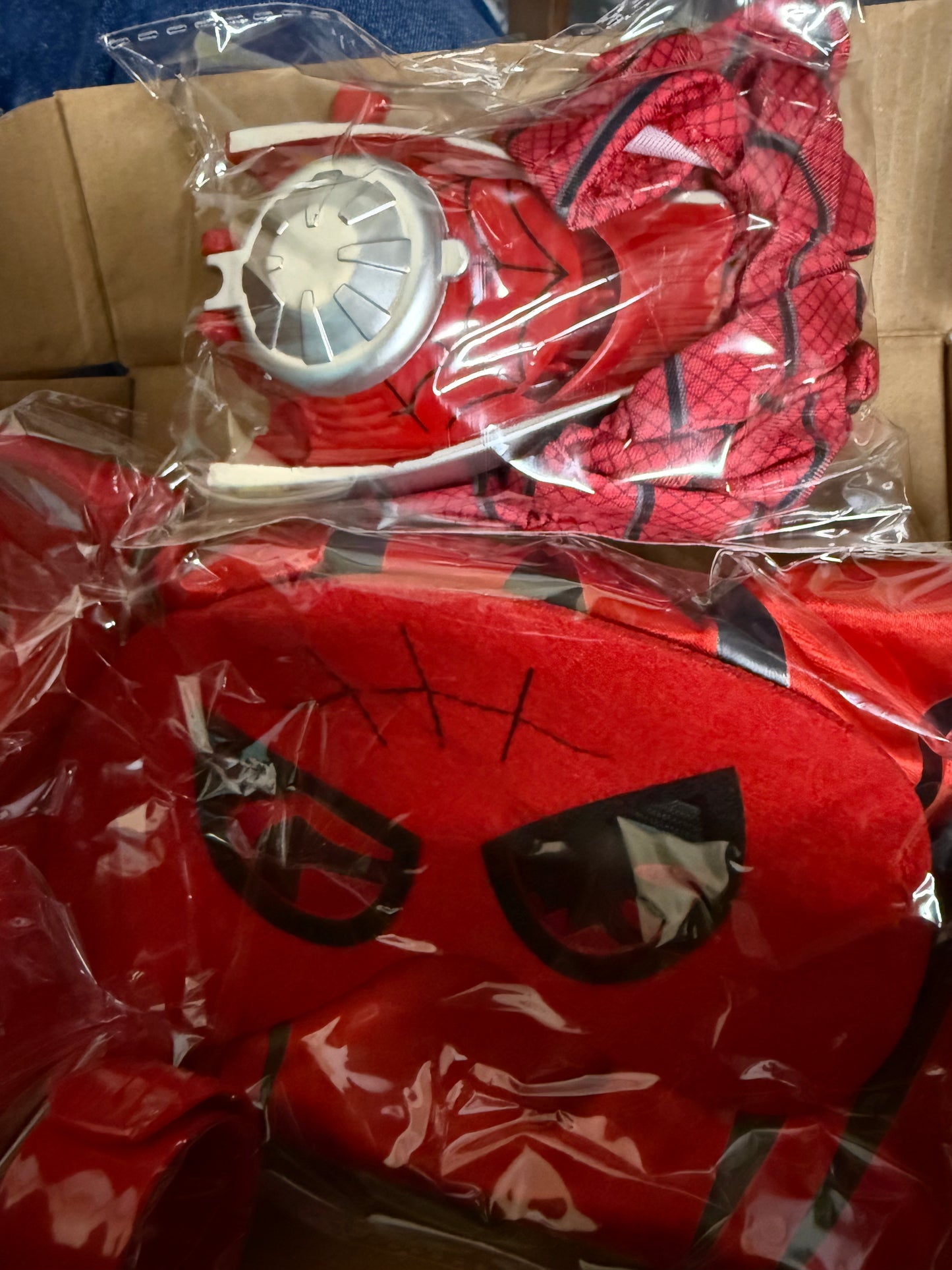 Spider Gloves Man Web Shooter Toy, Super Hero Capes and Mask for Kids Spider Plastic Superhero Launcher Glove