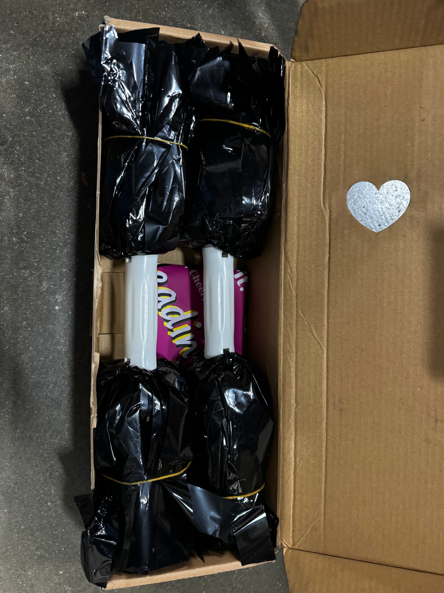 Hooshing 2 pcs Pom Poms, Black