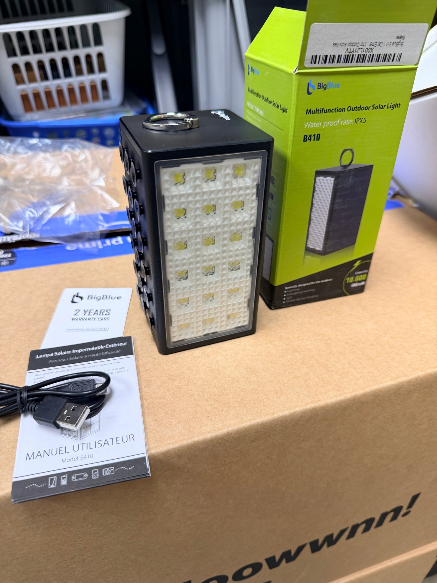 Multifunction Outdoor Solar Light/Power Bank