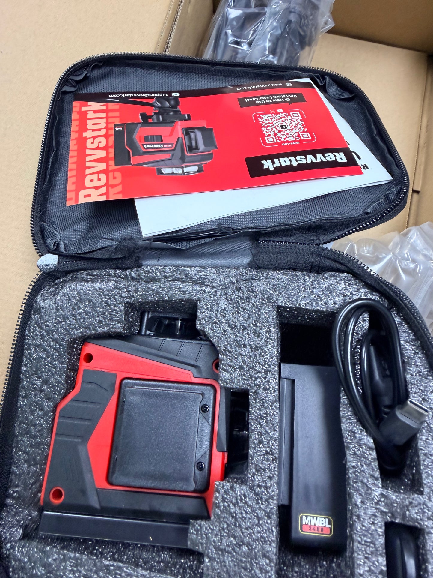 Laser Level with Tripod, Self Leveling Laser Level 4x360°, Green Line Laser 4D Laser Leveler Tool with 2Pcs Lithium Batteries for Picture Hanging, Tile, Home Renovation